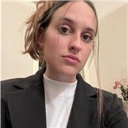 Offro lezioni private di inglese, sia per quanto riguarda la grammatica che la letteratura. Dispongo di materiale che posso adattare in base all’età , ho materiale per affrontare l’esame PET (livello B1) e l’esame FIRST (B2)